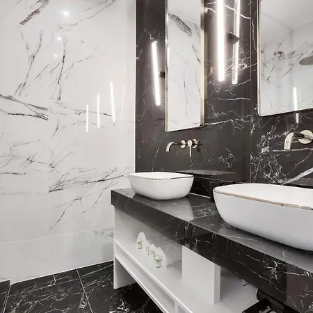 Apartament Beautiful 2br In Center Of Paryż