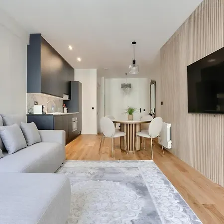 Beautiful 2br In Center Of Apartament