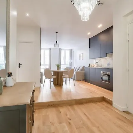 Apartament Beautiful 2br In Center Of Paryż