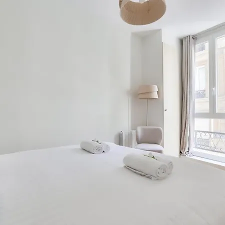 Beautiful 2br In Center Of 아파트 파리